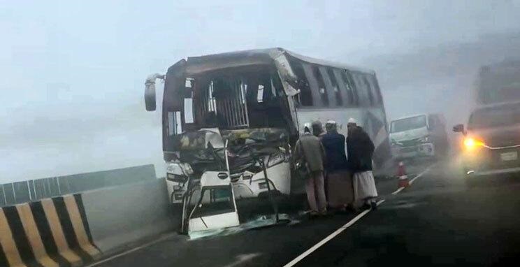 তীব্র কুয়াশার কারণে এক্সপ্রেসওয়েতে ১০ যানবাহনে সংঘর্ষ, নিহত ১
